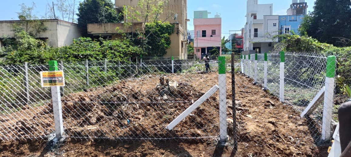 Fence post with angled support, Chennai