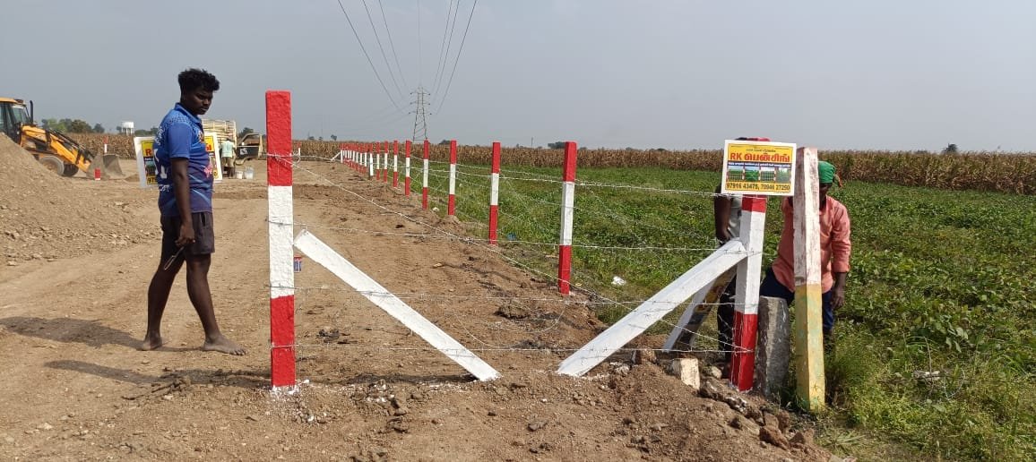 Boundary fencing with angled supports, Chennai